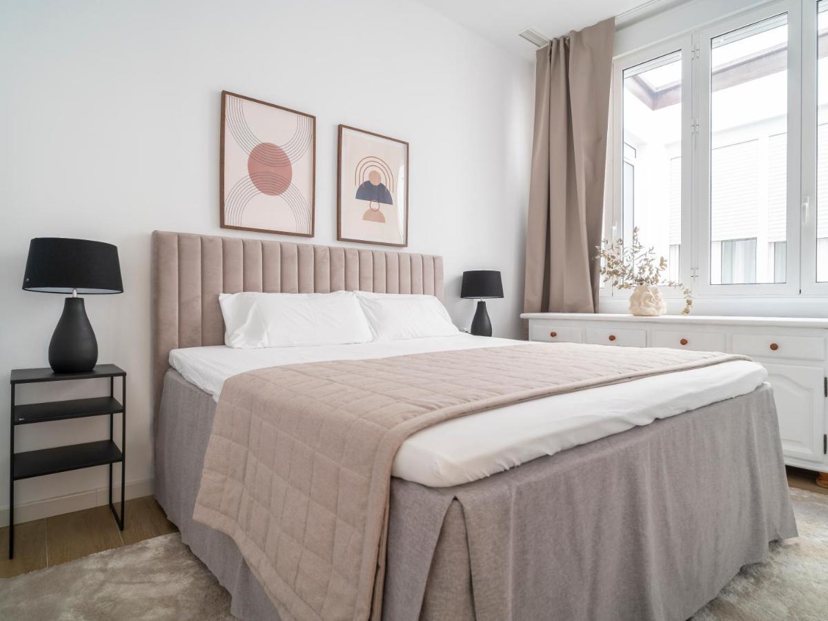 Sanders Lavender - Delightful Two-Bedroom Apartment Downtown Málaga Exteriör bild