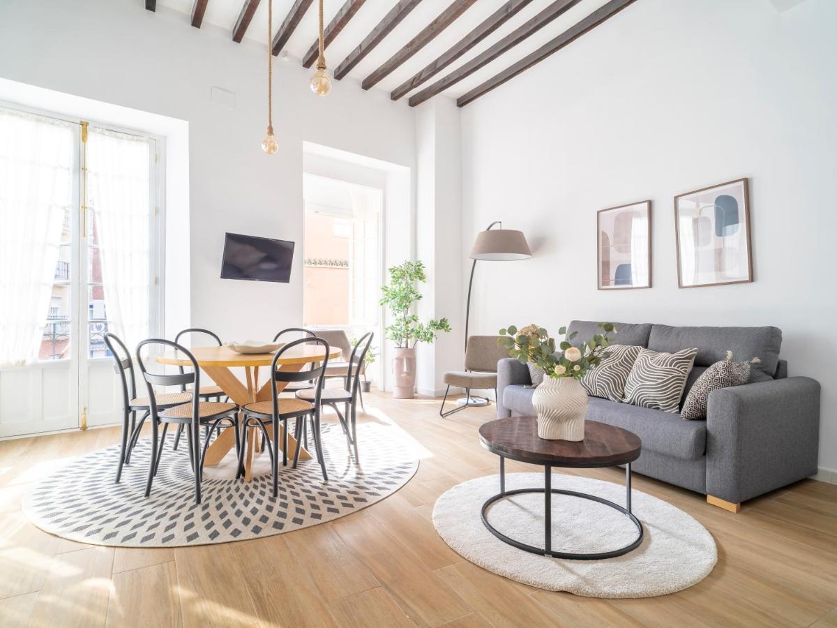 Sanders Lavender - Delightful Two-Bedroom Apartment Downtown Málaga Exteriör bild